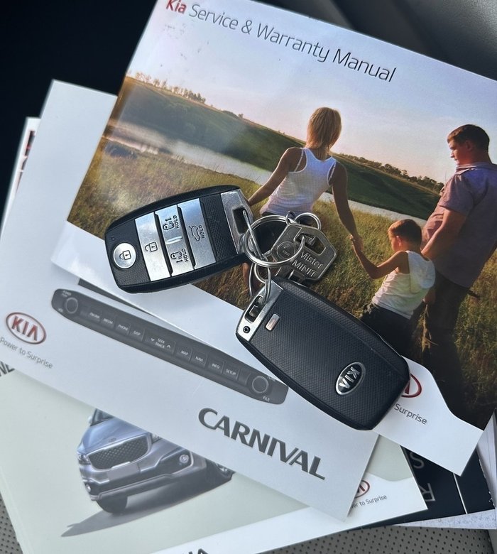 2017 Kia Carnival SLi