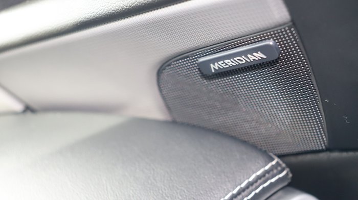 2015 Jaguar XE 20t R-Sport