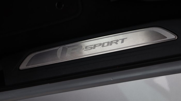 2015 Jaguar XE 20t R-Sport