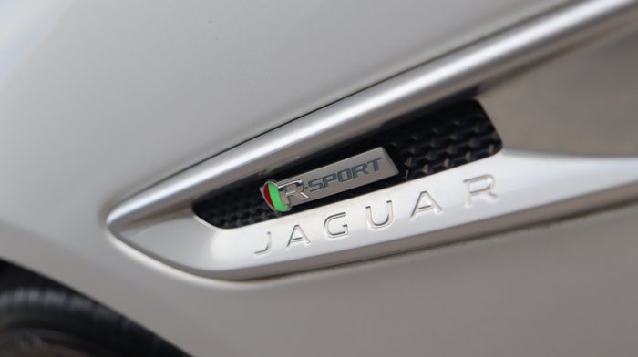 2015 Jaguar XE 20t R-Sport