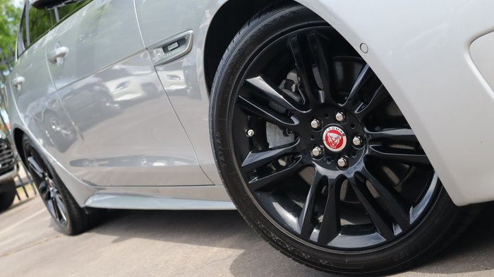 2015 Jaguar XE 20t R-Sport