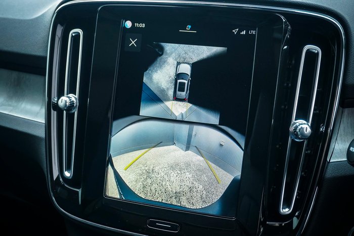 2025 Volvo XC40 Plus B4