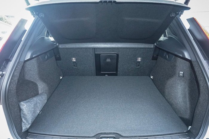 2025 Volvo XC40 Plus B4