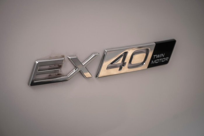 2025 Volvo EX40 Ultra Twin Motor Performance