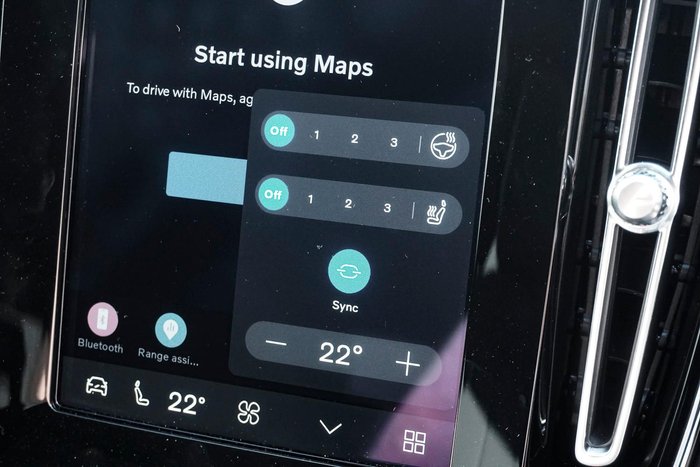 2025 Volvo EX40 Ultra Twin Motor Performance