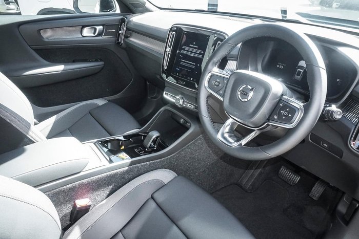 2025 Volvo EX40 Ultra Twin Motor Performance