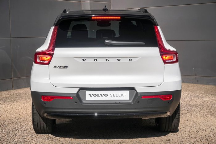 2025 Volvo EX40 Ultra Twin Motor Performance