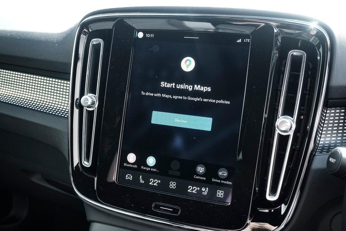 2025 Volvo EX40 Ultra Twin Motor Performance