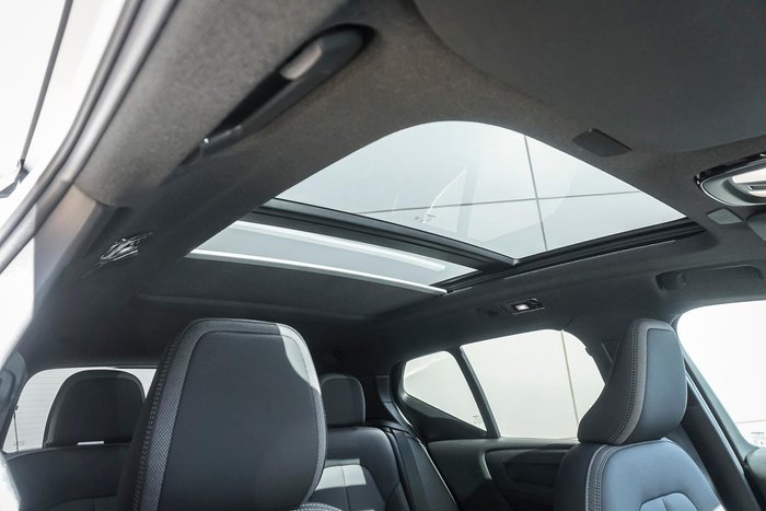 2025 Volvo EX40 Ultra Twin Motor Performance