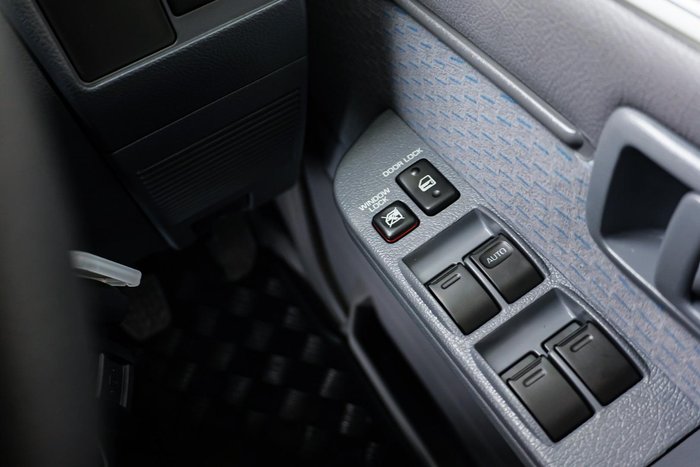 2025 Toyota Landcruiser GXL