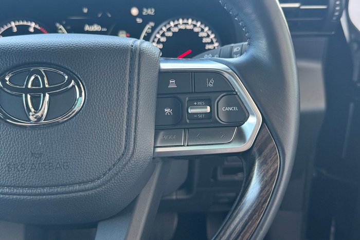 2024 Toyota Landcruiser Sahara