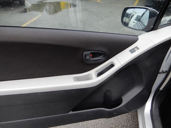 2005 Toyota Yaris YRS NCP91R Silver