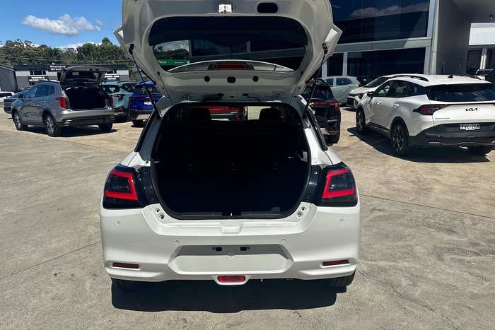 2025 Suzuki Swift Hybrid GLX