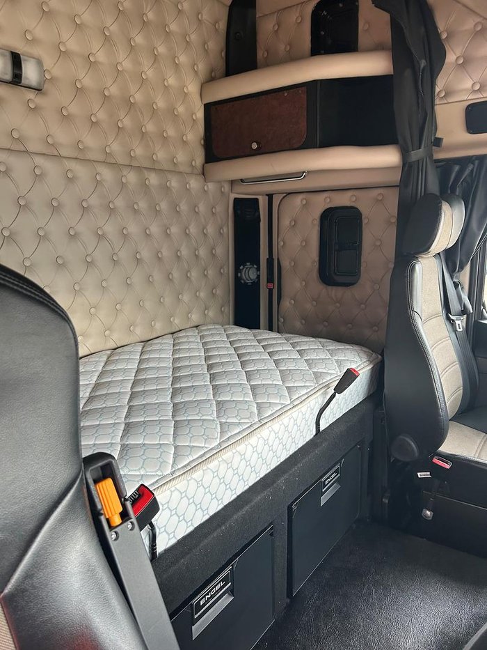 2021 Kenworth K200