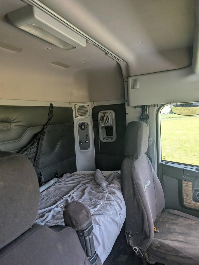 2018 Freightliner Century Class CST112