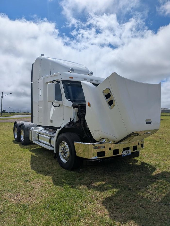 2018 Freightliner Century Class CST112