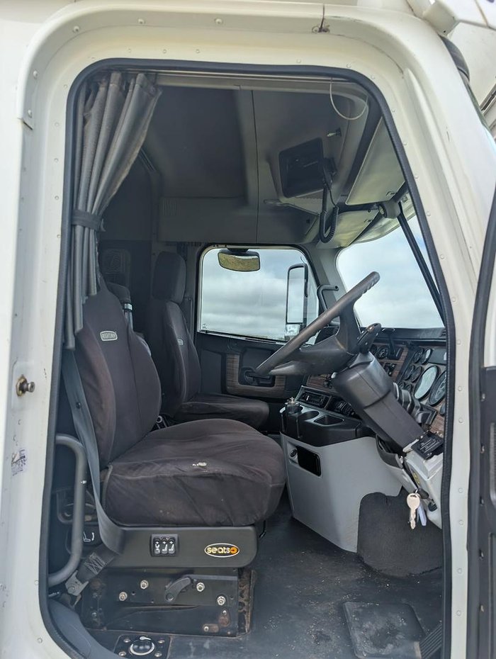 2018 Freightliner Century Class CST112