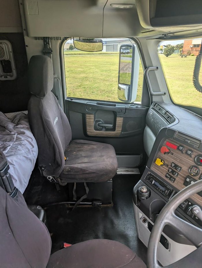 2018 Freightliner Century Class CST112