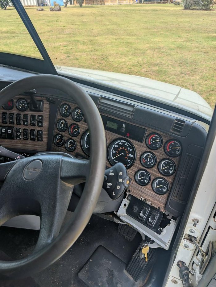 2018 Freightliner Century Class CST112