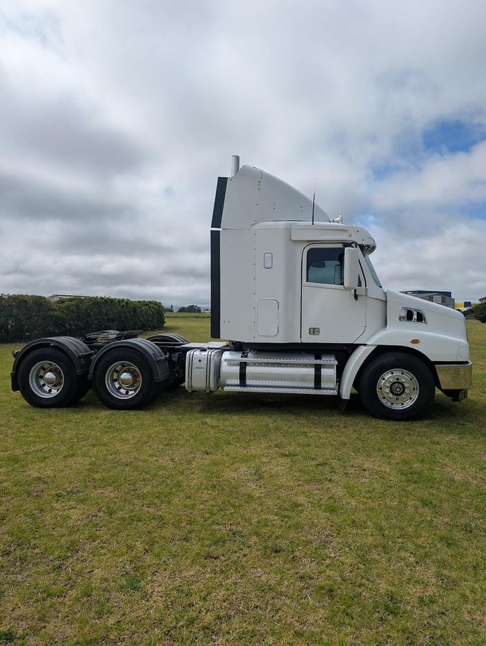 2018 Freightliner Century Class CST112
