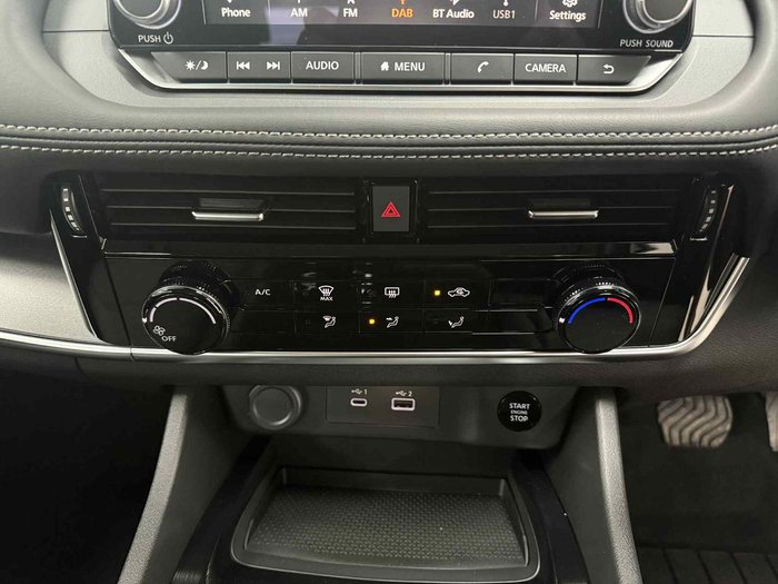 2025 Nissan X-TRAIL ST