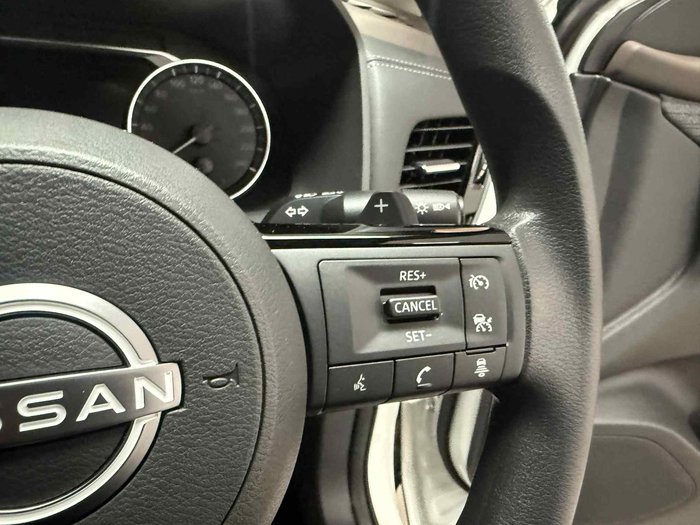 2025 Nissan X-TRAIL ST