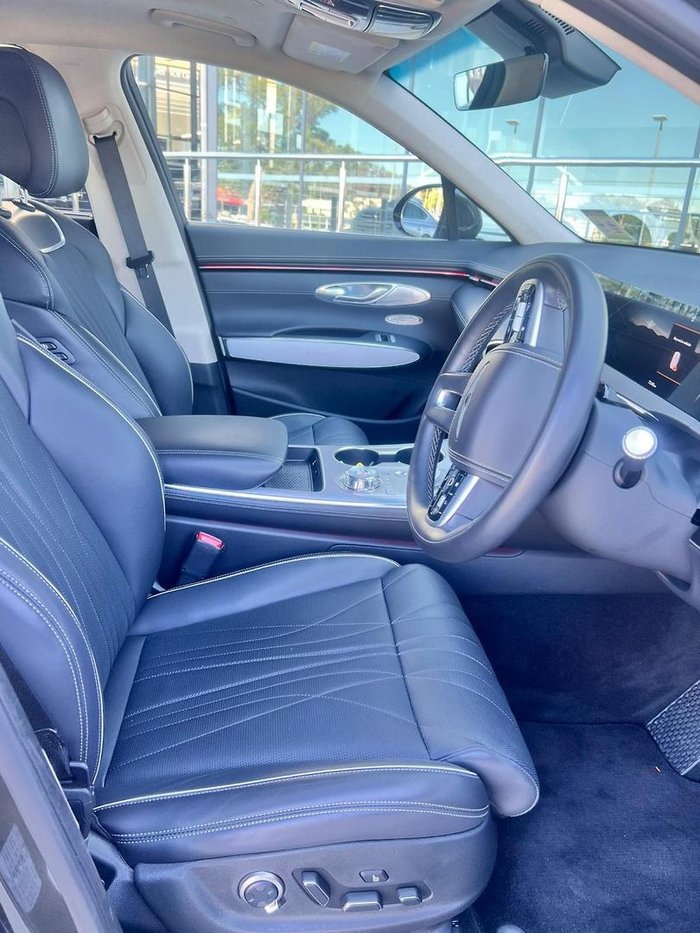 2025 Genesis GV70 2.5T SIGNATURE