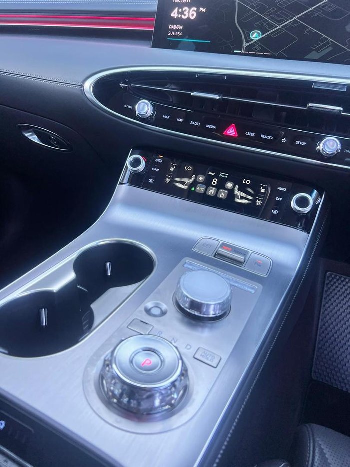 2025 Genesis GV70 2.5T SIGNATURE