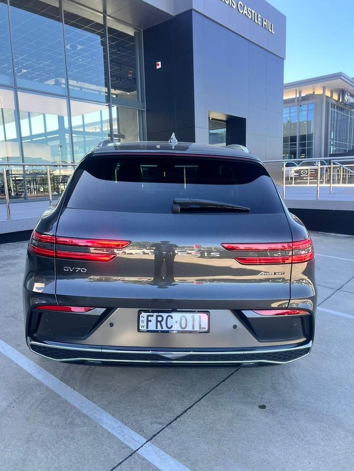 2025 Genesis GV70 2.5T SIGNATURE