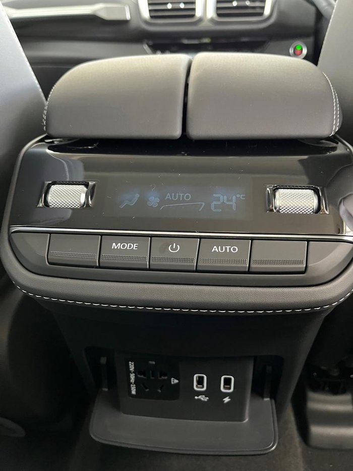 2025 LDV D90 Executive