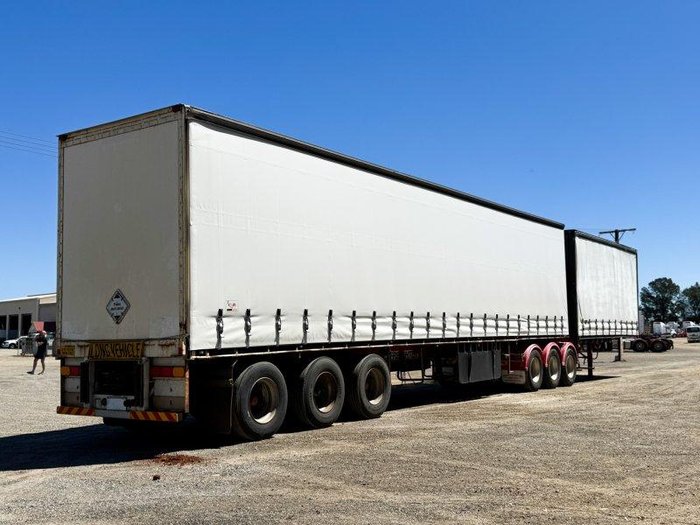 1998 Haulmark / Freighter 32 Pallet B Double Curtainsider Combination