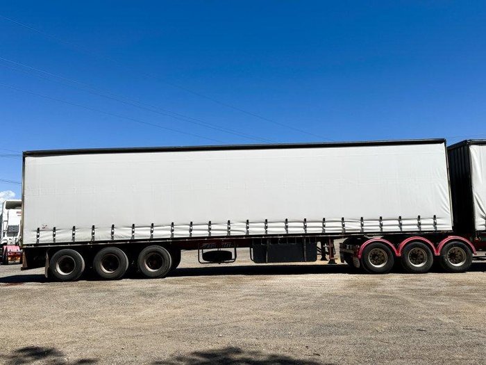 1998 Haulmark / Freighter 32 Pallet B Double Curtainsider Combination