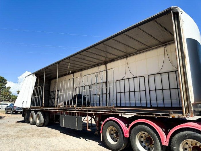 1998 Haulmark / Freighter 32 Pallet B Double Curtainsider Combination