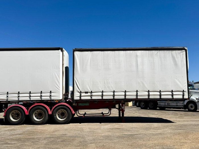 1998 Haulmark / Freighter 32 Pallet B Double Curtainsider Combination