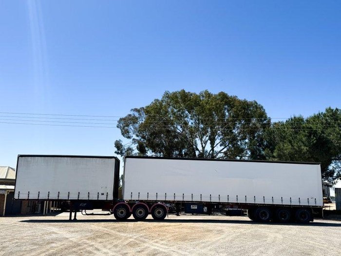 1998 Haulmark / Freighter 32 Pallet B Double Curtainsider Combination