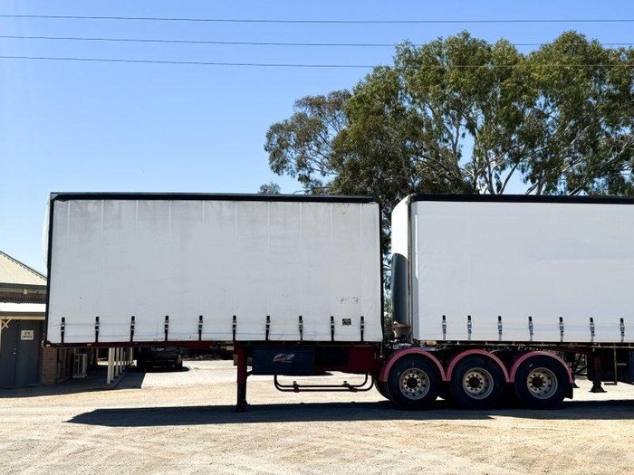 1998 Haulmark / Freighter 32 Pallet B Double Curtainsider Combination