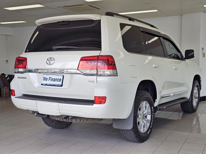 2018 Toyota Landcruiser Sahara VDJ200R 4X4 Dual Range White