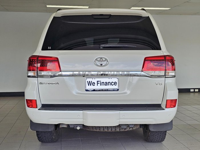 2018 Toyota Landcruiser Sahara VDJ200R 4X4 Dual Range White