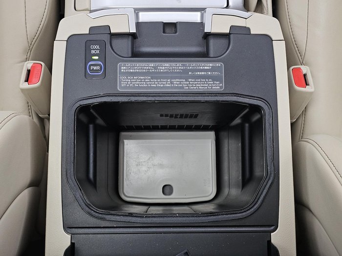 2018 Toyota Landcruiser Sahara VDJ200R 4X4 Dual Range White