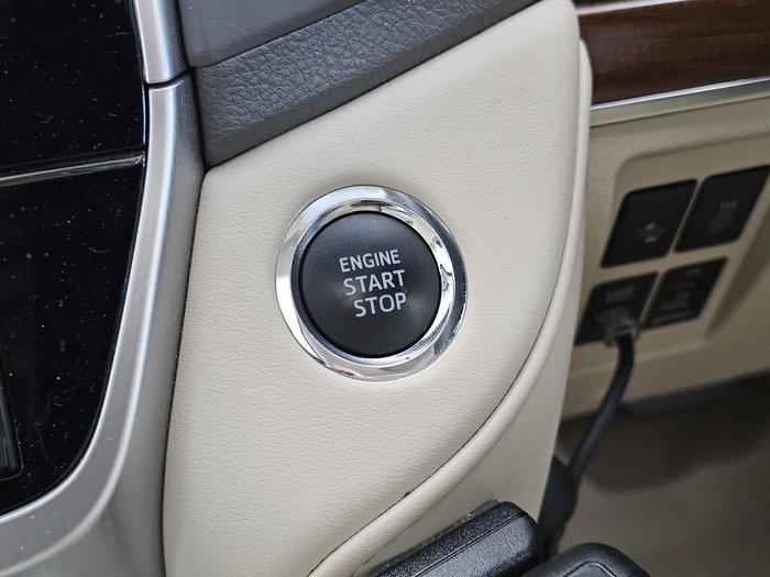 2018 Toyota Landcruiser Sahara VDJ200R 4X4 Dual Range White