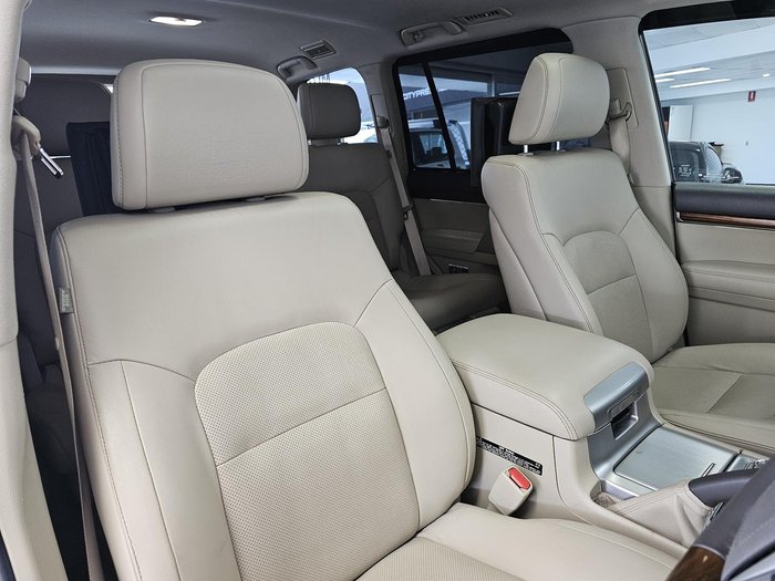 2018 Toyota Landcruiser Sahara VDJ200R 4X4 Dual Range White