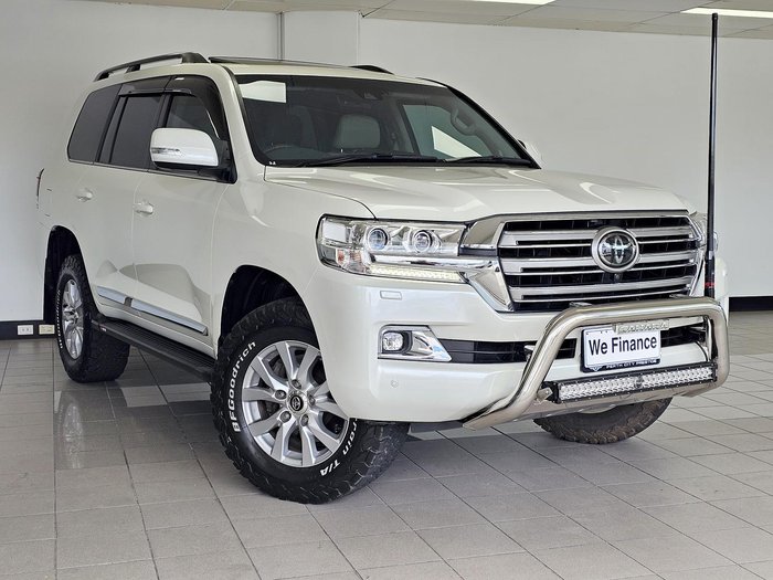 2018 Toyota Landcruiser Sahara VDJ200R 4X4 Dual Range White