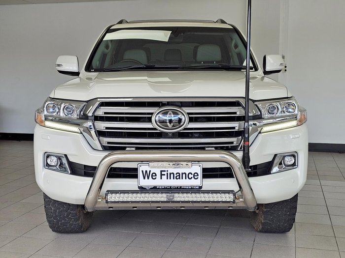2018 Toyota Landcruiser Sahara VDJ200R 4X4 Dual Range White