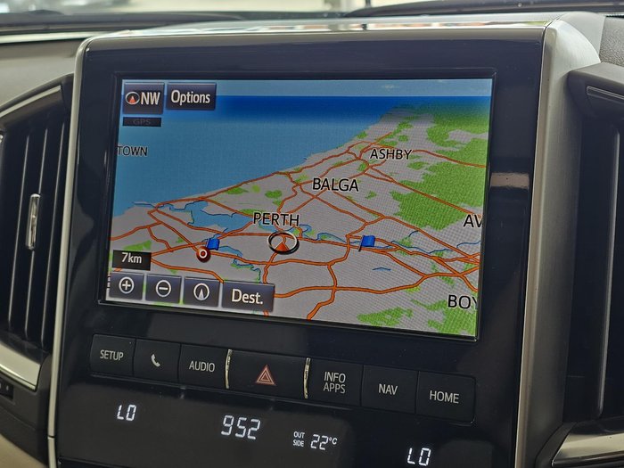 2018 Toyota Landcruiser Sahara VDJ200R 4X4 Dual Range White