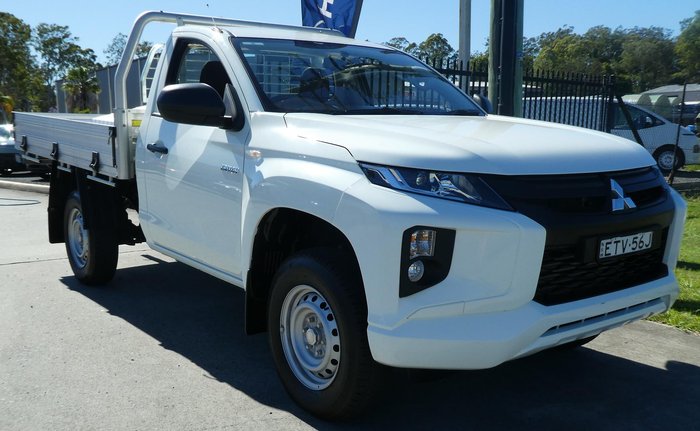 2022 Mitsubishi Triton GLX