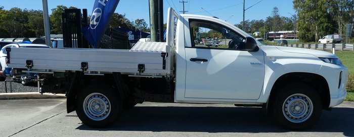 2022 Mitsubishi Triton GLX