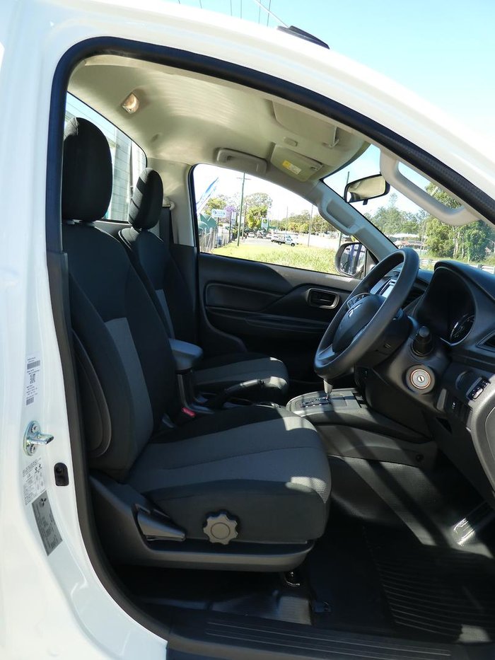 2022 Mitsubishi Triton GLX