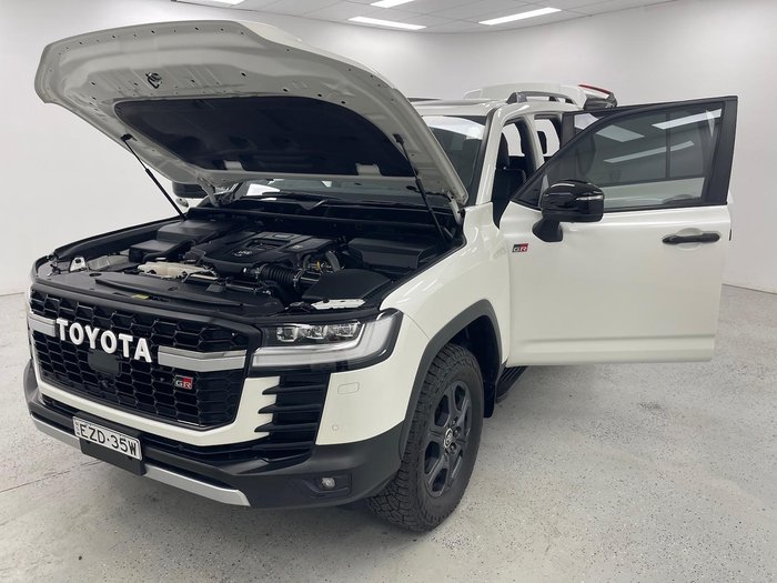 2022 Toyota Landcruiser GR Sport FJA300R 4X4 Dual Range Crystal Pearl
