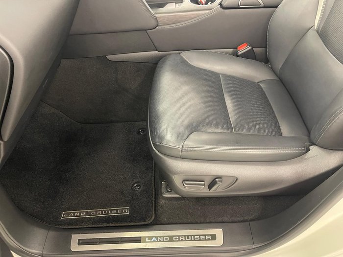 2022 Toyota Landcruiser GR Sport FJA300R 4X4 Dual Range Crystal Pearl