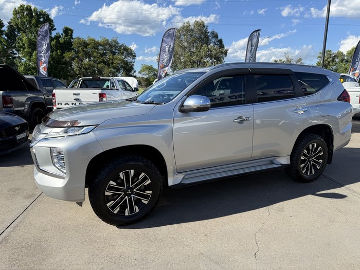 2020 Mitsubishi Pajero
